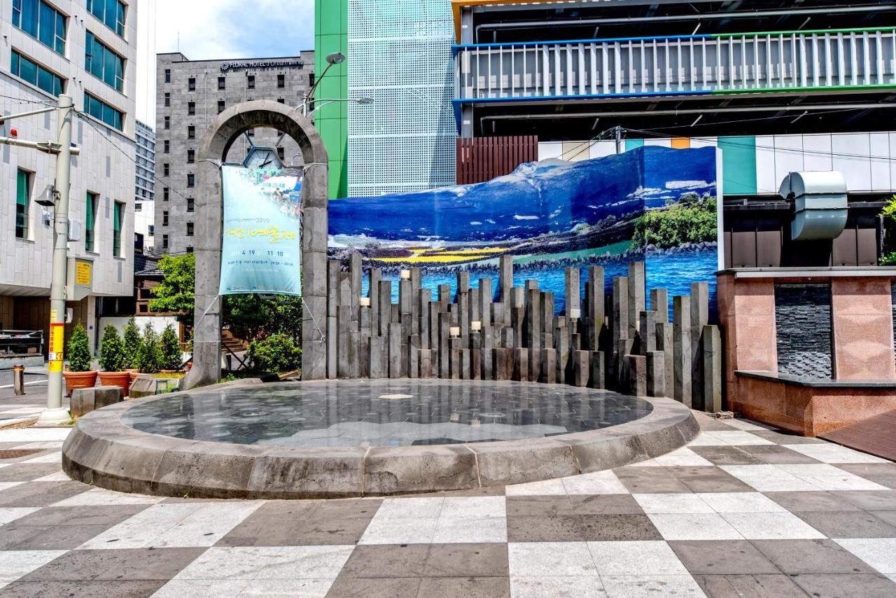 Trevi Hotel Jeju Exteriör bild