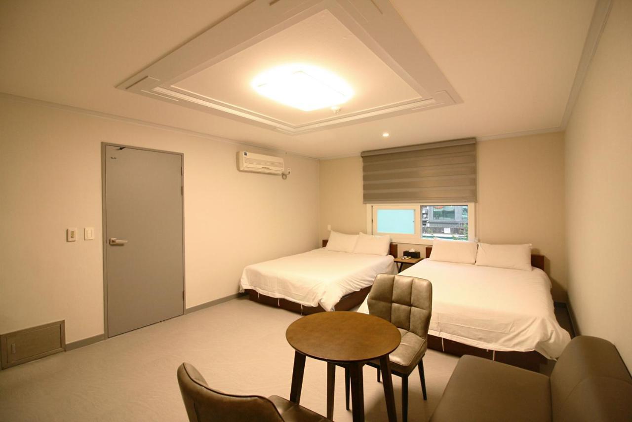 Trevi Hotel Jeju Exteriör bild
